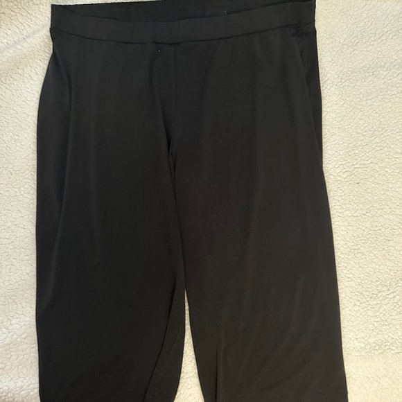 Black 22/24 Capri Pants - Picture 1 of 6